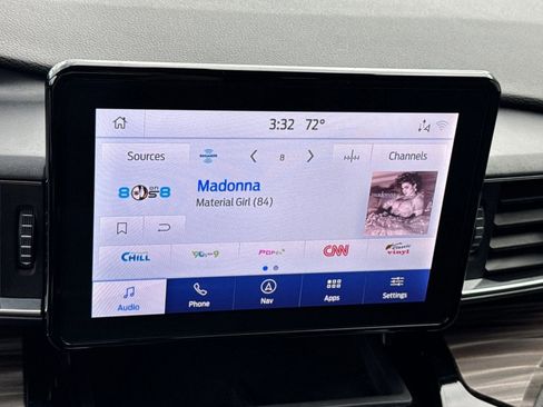 Used 2024 Ford Explorer Limited image 19