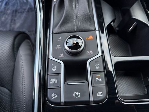Certified 2025 Kia Sorento SX Prestige image 19