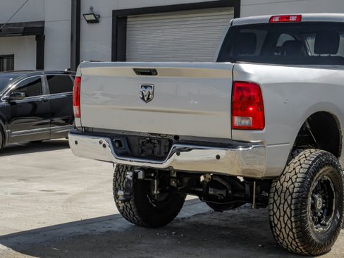 Used 2016 RAM 2500 Tradesman w/ Chrome Appearance Group AWD/4WD image 9