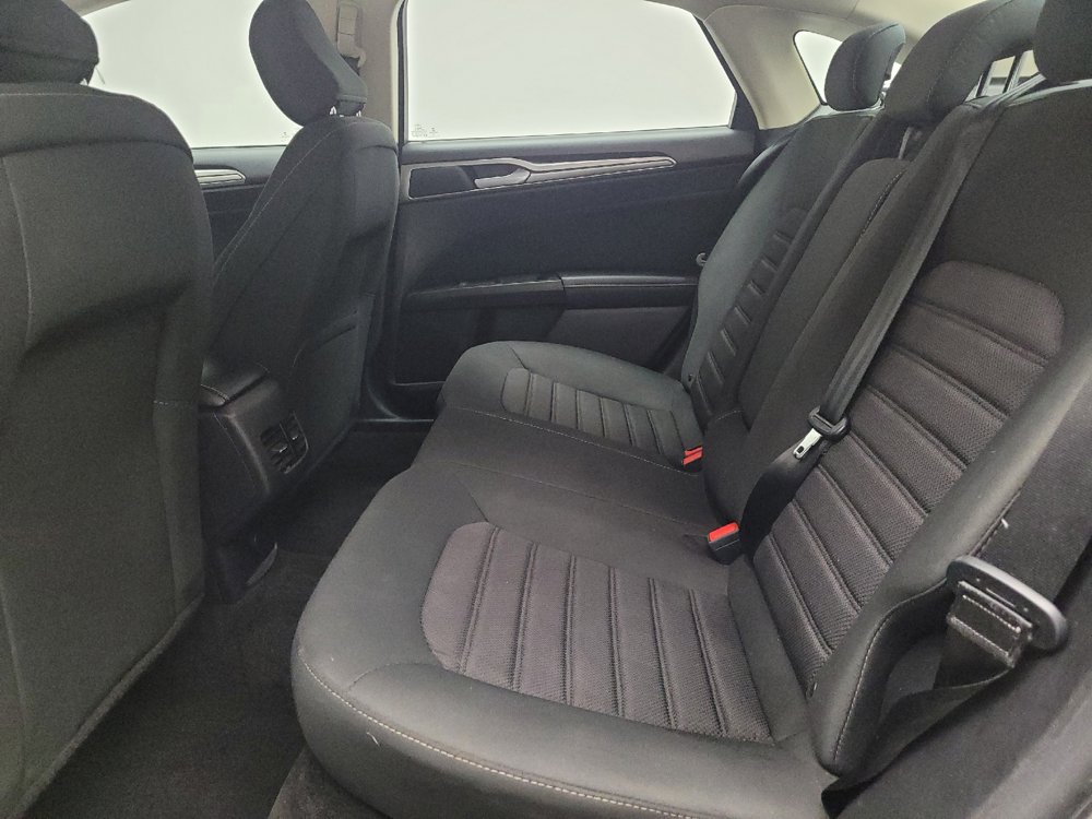 Used 2020 Ford Fusion SE AWD/4WD image 18