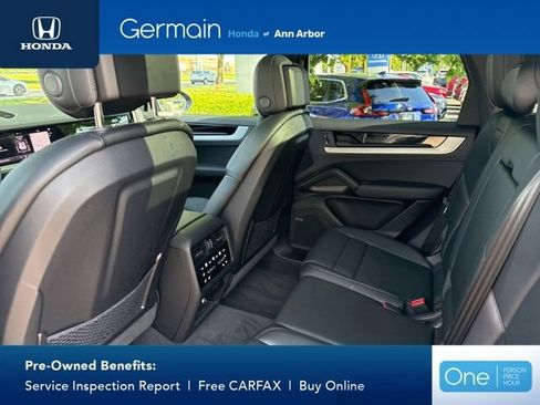 Used 2024 Porsche Cayenne AWD/4WD image 15