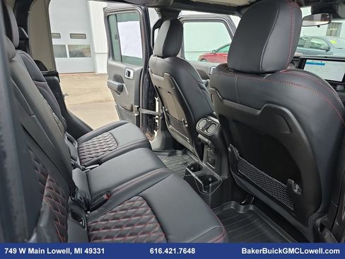 Used 2024 Jeep Gladiator Rubicon w/ Convenience Group image 11