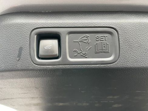 Used 2022 Ford Expedition Limited image 45