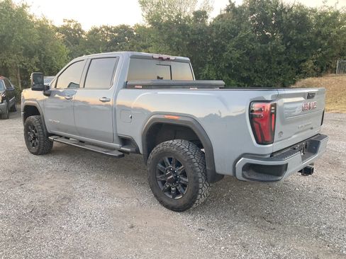 Used 2024 GMC Sierra 2500 AT4 w/ Technology Package AWD/4WD image 6