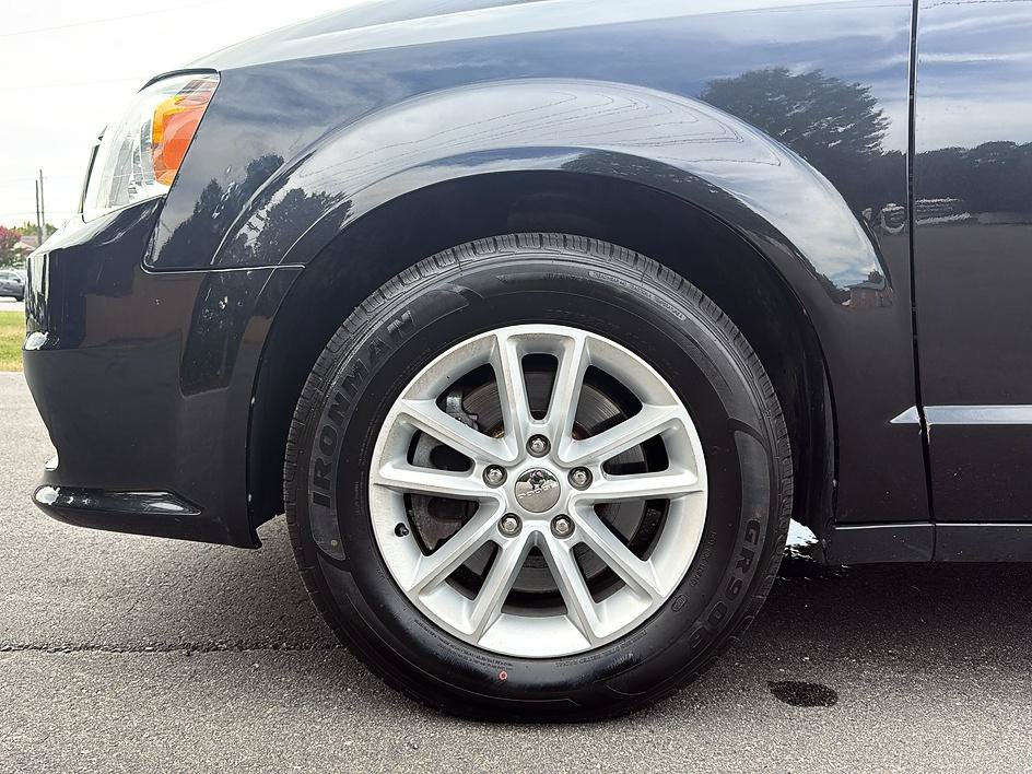 Used 2019 Dodge Grand Caravan SXT FWD image 22