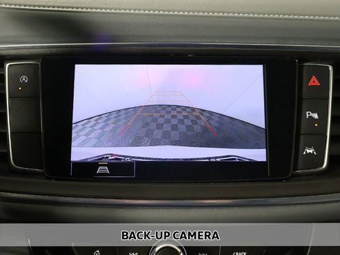 Used 2023 Buick Enclave Essence FWD image 5
