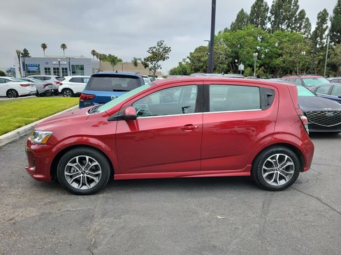 Used 2017 Chevrolet Sonic LT FWD image 2