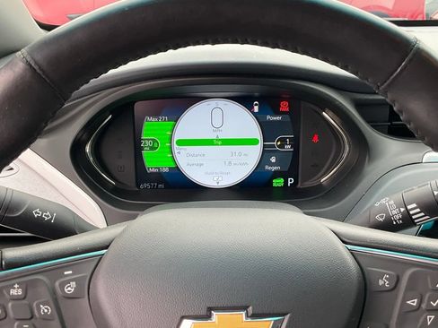 Used 2017 Chevrolet Bolt Premier FWD image 40