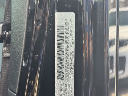 Used 2019 Jeep Wrangler Unlimited Sahara AWD/4WD image 31