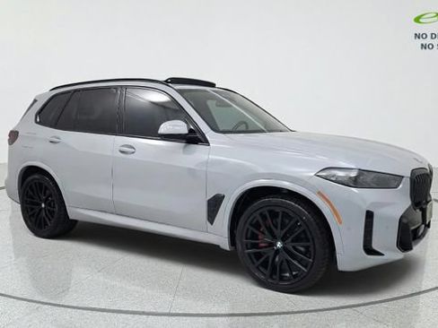 Used 2025 BMW X5 xDrive40i w/ M Sport Package AWD/4WD image 1
