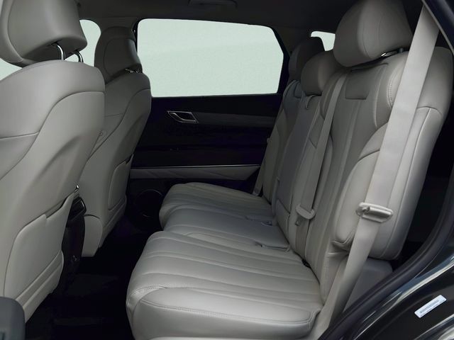 Certified 2025 Genesis GV80 2.5T Select AWD/4WD image 10