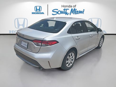 Used 2021 Toyota Corolla LE FWD image 7