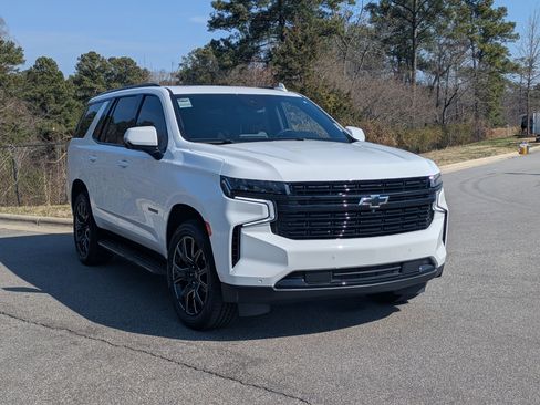 Used 2024 Chevrolet Tahoe RST w/ Luxury Package image 3