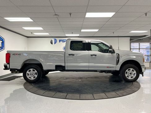 New 2026 Ford F350 XLT image 9