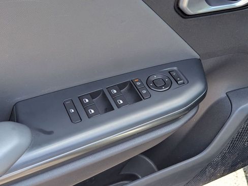 Used 2025 Kia K4 FWD image 14