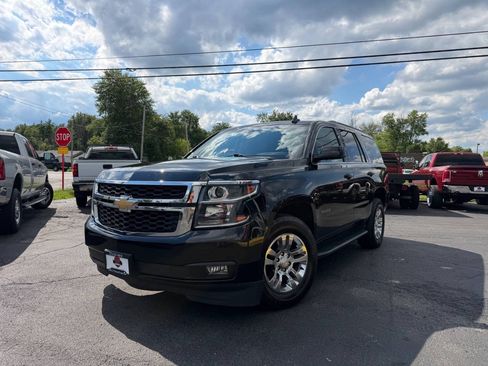 Used 2019 Chevrolet Tahoe LT w/ Luxury Package AWD/4WD image 1