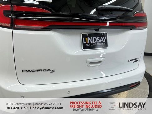 New 2026 Chrysler Pacifica Limited w/ S Appearance Package AWD/4WD image 6