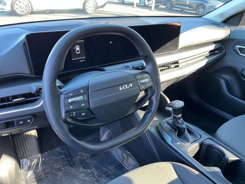 Used 2025 Kia K4 LXS FWD image 27