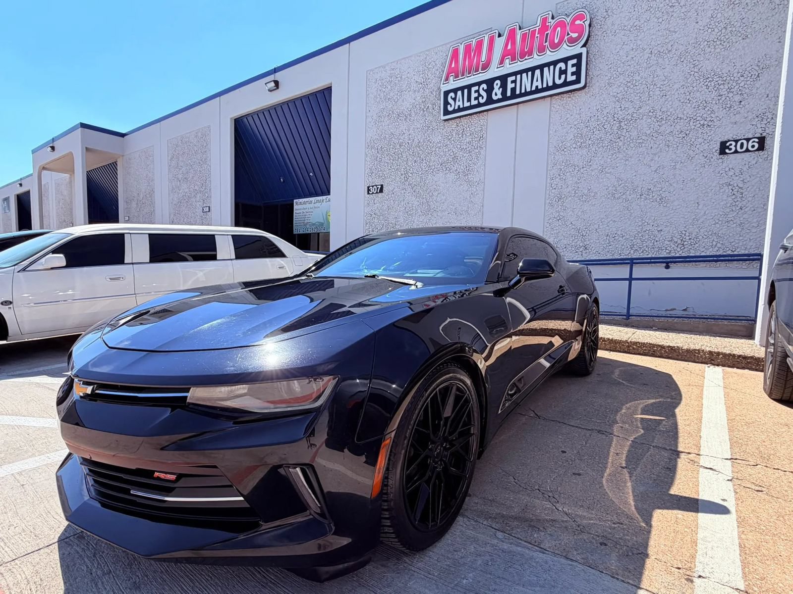 Used 2017 Chevrolet Camaro LT RWD image 1