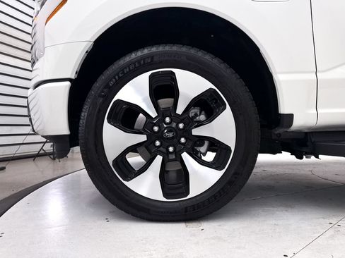 Used 2025 Ford F150 Lightning Platinum AWD/4WD image 15