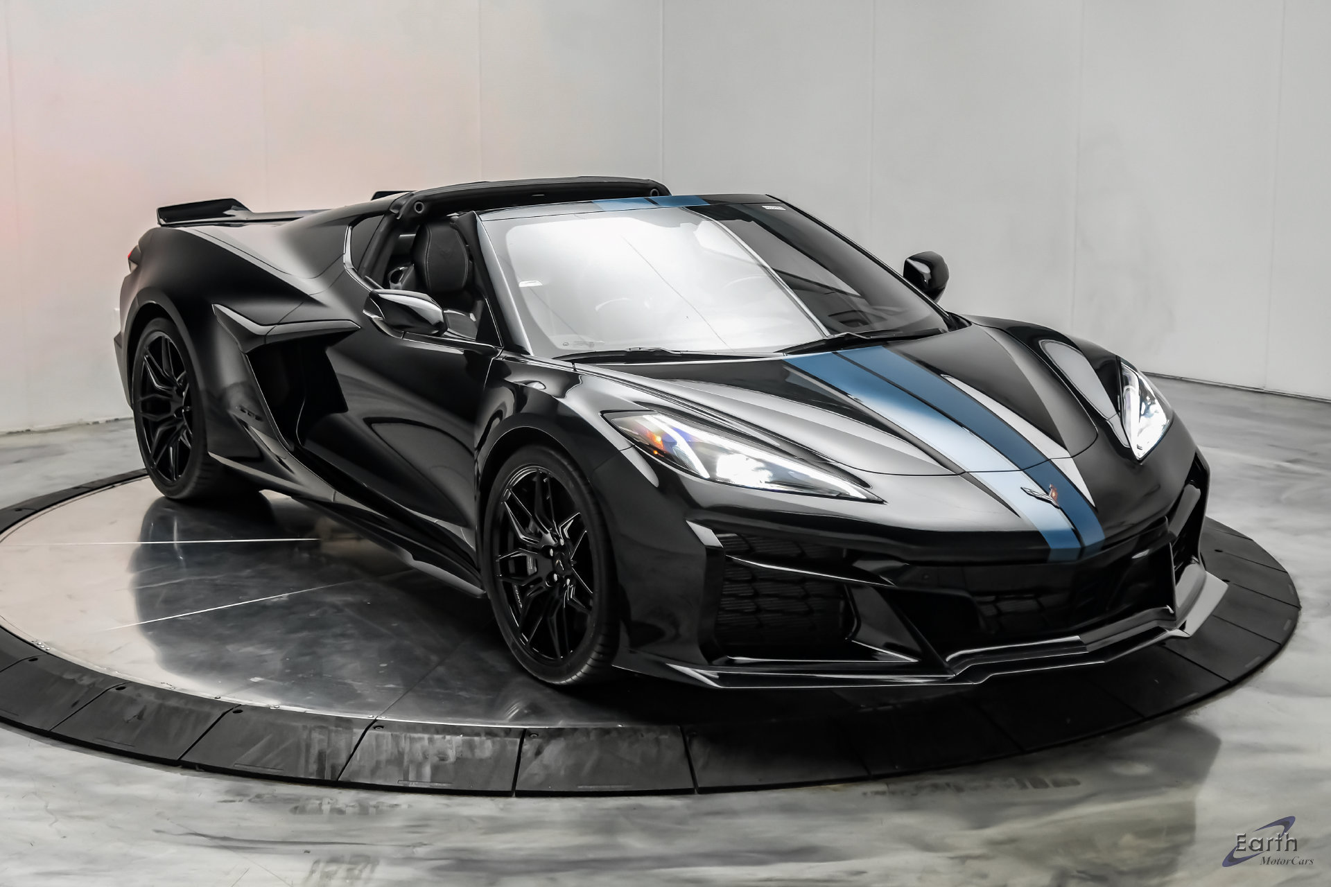 Used 2023 Chevrolet Corvette Z06 w/ Stealth Interior Trim Package RWD image 34