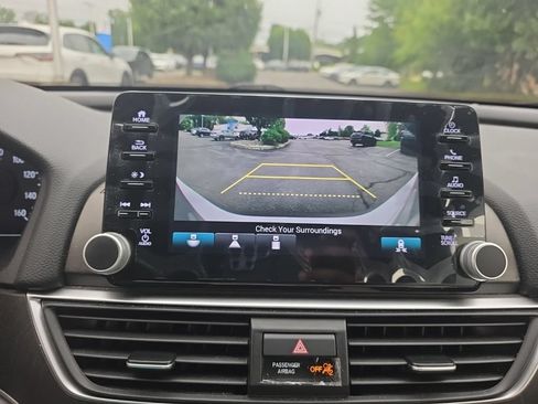 Used 2018 Honda Accord EX image 19