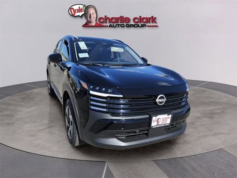 New 2026 Nissan Kicks SV image 8