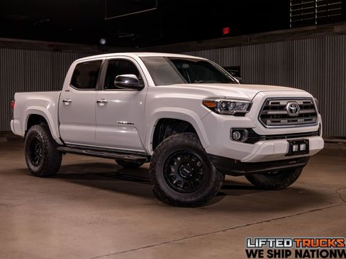 Used 2017 Toyota Tacoma Limited w/ Tow Package AWD/4WD image 1