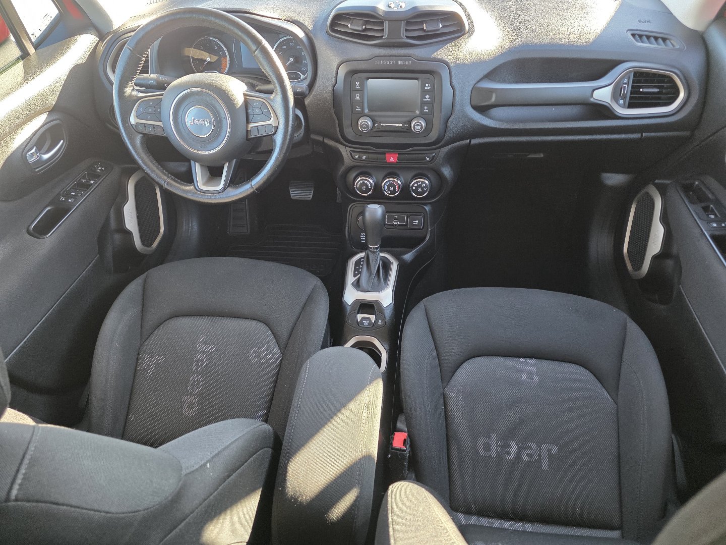 Used 2017 Jeep Renegade Latitude w/ Cold Weather Group AWD/4WD image 22