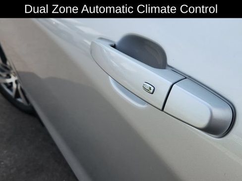 Used 2022 Chevrolet Equinox LT FWD image 21