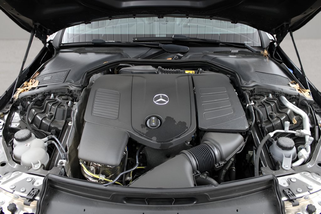 Used 2025 Mercedes-Benz CLE 300 4MATIC Coupe image 24