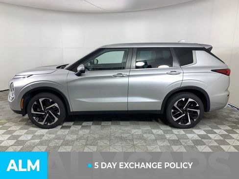 Used 2023 Mitsubishi Outlander SE Black Edition image 5