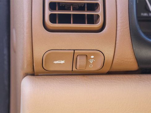 Used 2001 Saturn L-Series L200 image 28