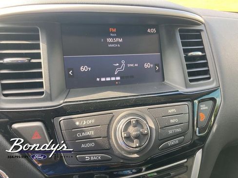 Used 2019 Nissan Pathfinder SV image 5