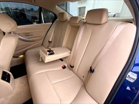 Used 2016 BMW 320i Sedan image 21