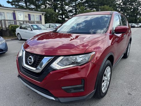 Used 2017 Nissan Rogue S image 3