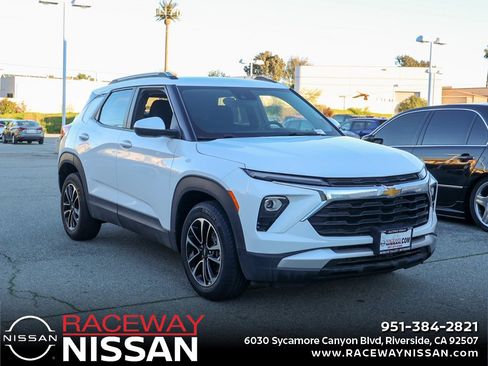 Used 2024 Chevrolet TrailBlazer LT w/ Driver Confidence Package image 1