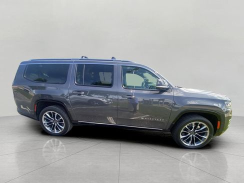 Used 2023 Jeep Wagoneer L Series III w/ Premium Group I AWD/4WD image 10