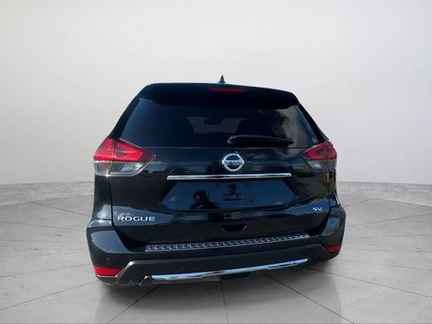 Used 2019 Nissan Rogue SV image 4