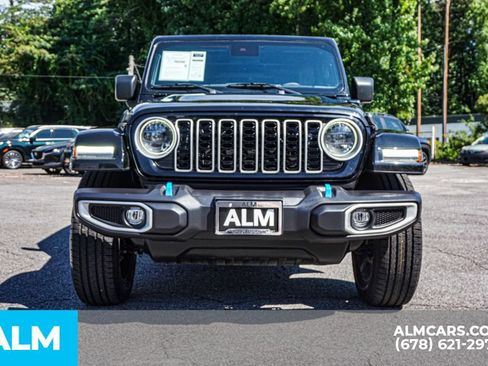 Used 2024 Jeep Wrangler Unlimited Sahara image 10