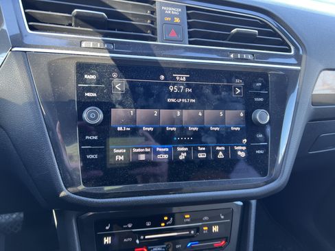 Certified 2024 Volkswagen Tiguan SE image 22