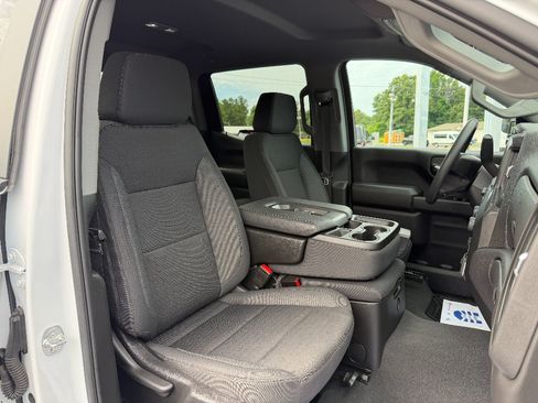 Used 2025 Chevrolet Silverado 1500 Custom Trail Boss AWD/4WD image 18