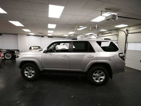 Certified 2024 Toyota 4Runner SR5 Premium image 4