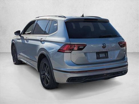 Used 2022 Volkswagen Tiguan SE R-Line image 5
