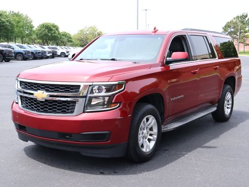 Used 2015 Chevrolet Suburban LT RWD image 29