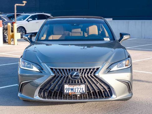 Used 2024 Lexus ES 350 w/ Premium Package FWD image 2