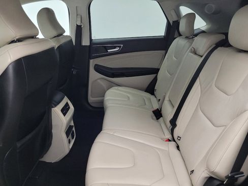 Used 2022 Ford Edge Titanium AWD/4WD image 18