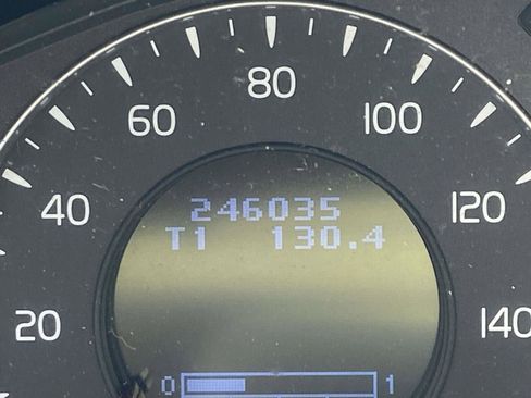 Used 2011 Volvo XC60 3.2 R-Design image 25