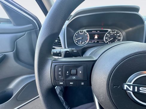 Used 2024 Nissan Rogue SV FWD image 23