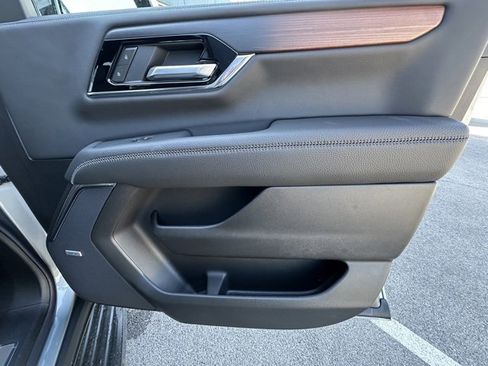 New 2026 GMC Yukon XL Denali w/ LPO, Floor Liner Package image 27